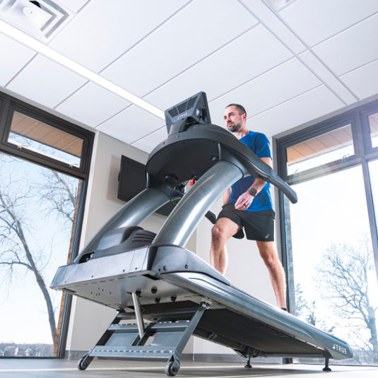 True Fitness 900 Envision II 16" Treadmill