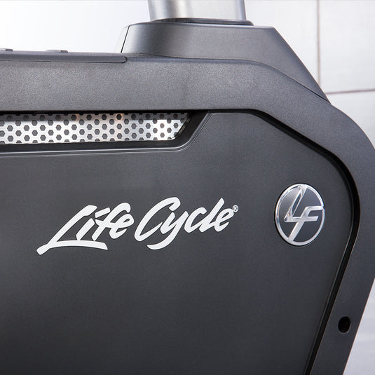 Life Fitness Club Series+ Upright Lifecycle SE4 Bike