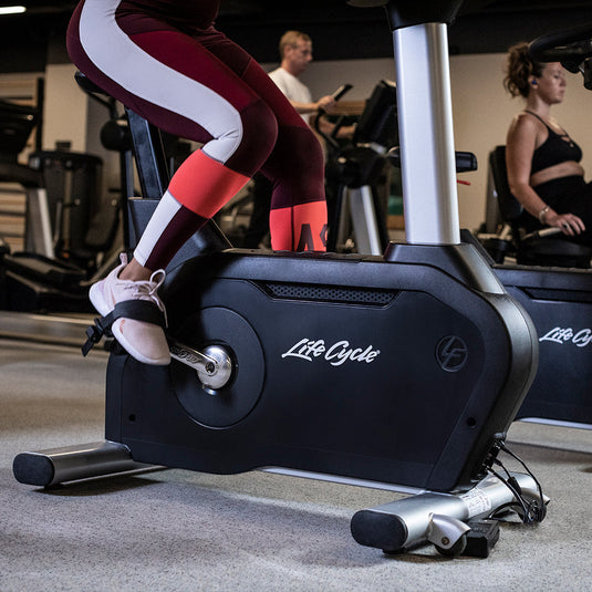 Life Fitness Club Series+ Upright Lifecycle SE4 Bike
